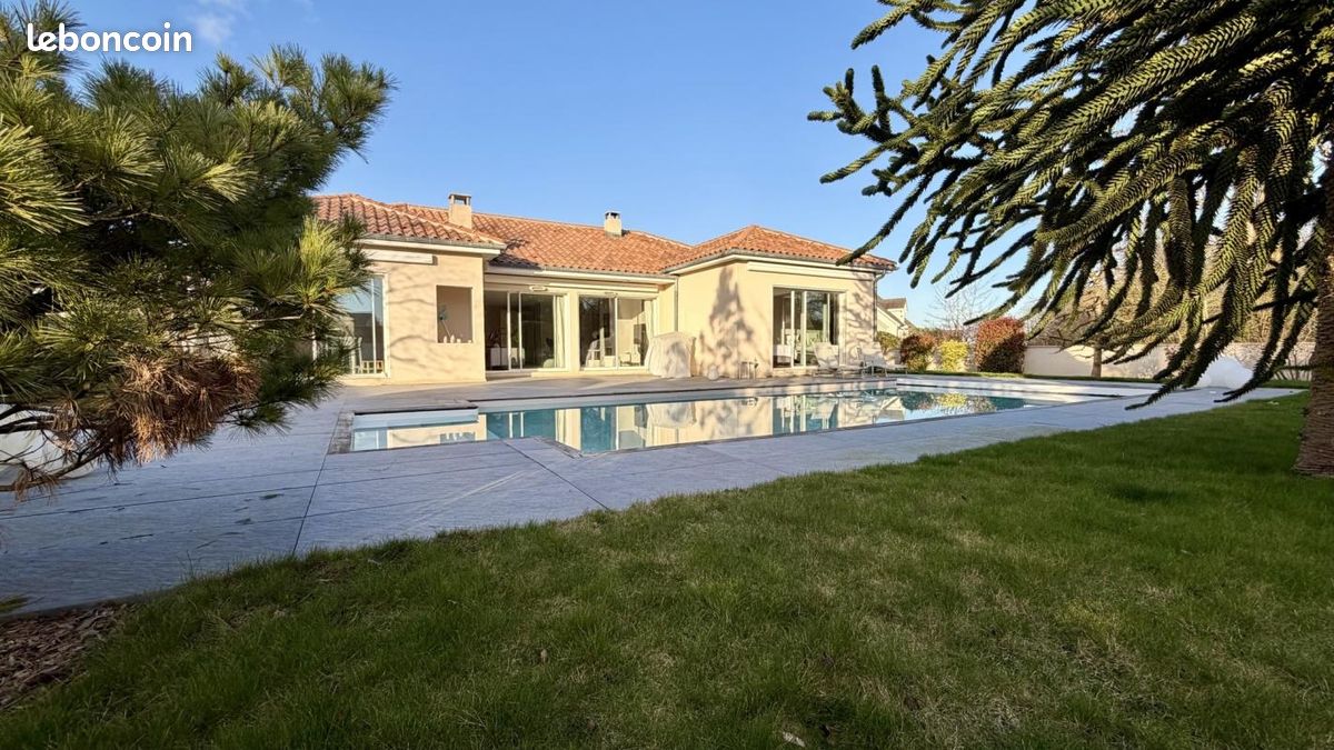 Maison 5 pièces 152 m² · à Bellefond · 152 m² · 599 000 €