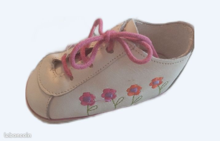 Chaussure bebe fille 18/19 blanche fleurs cousues blanc rose