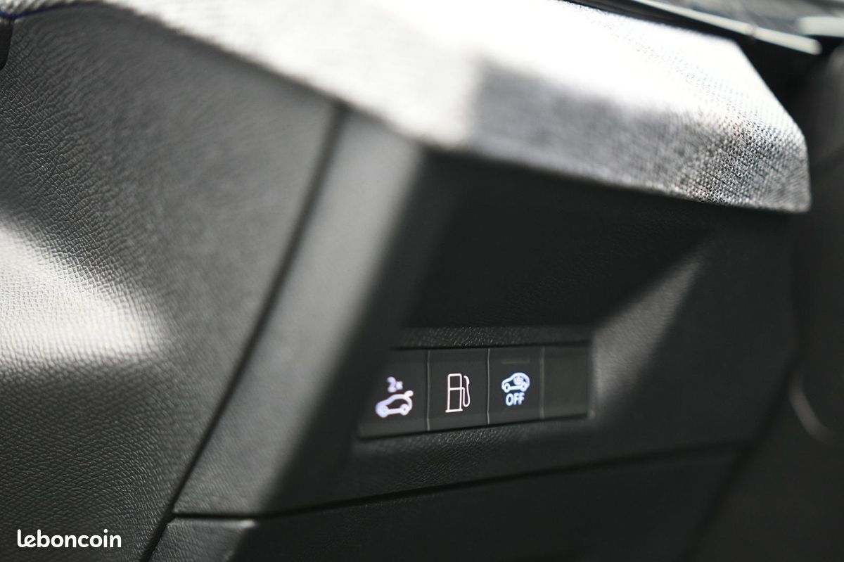 PEUGEOT 3008 Plug-in Hybrid 195 e-DCS7 GT FULL (image 21)