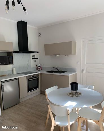 T2 meublé avec balcon et stationnement
