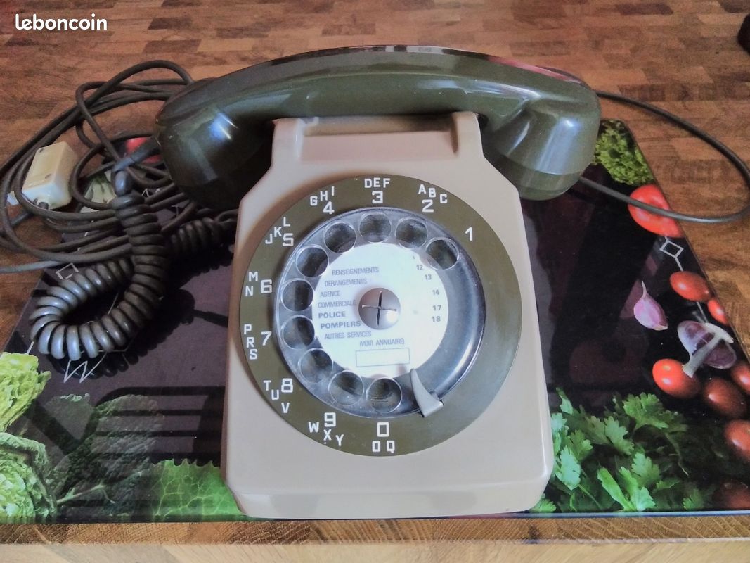 Téléphone fixe vintage (image 1)