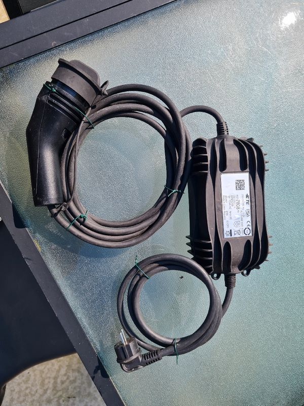 cable de recharge domestique type 2 voiture electrique/hybride ORIGINAL  Neuf