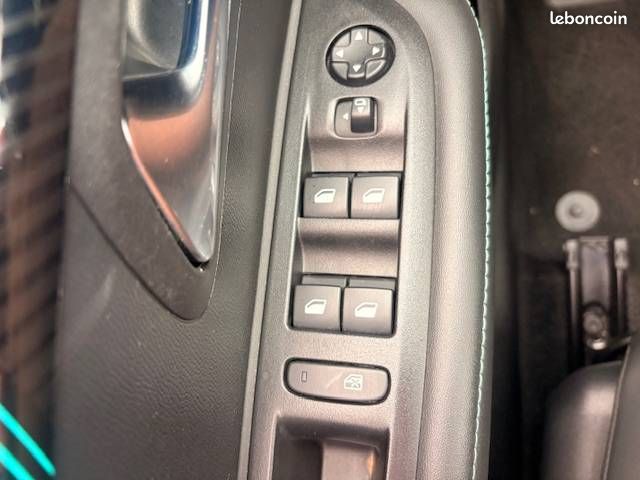 PEUGEOT 208 PureTech 100 S&S EAT8 Allure (image 21)