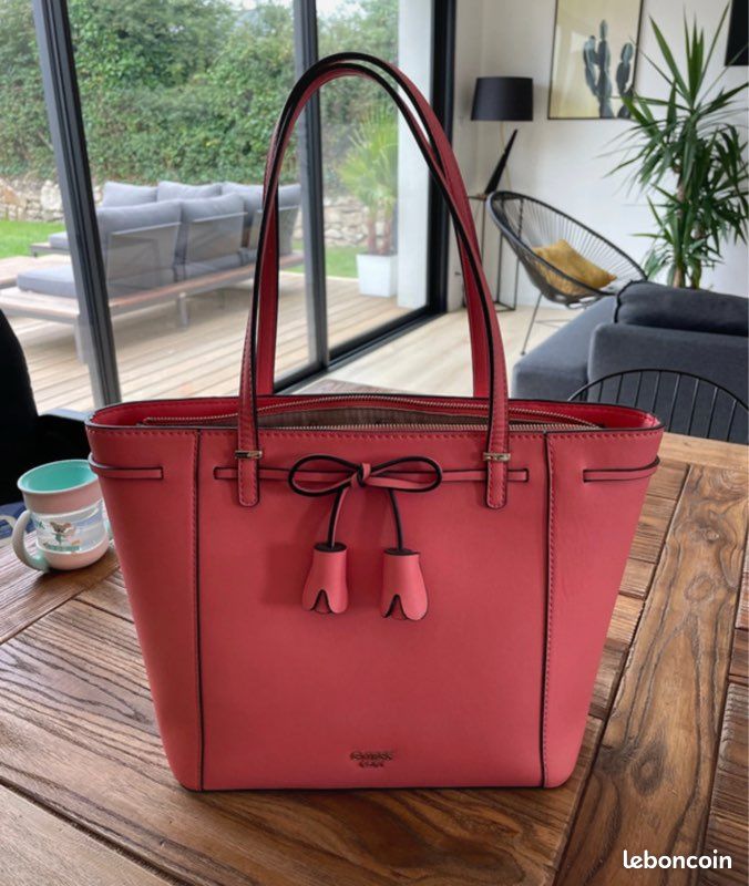 Sac à main Guess corail Accessoires Bagagerie