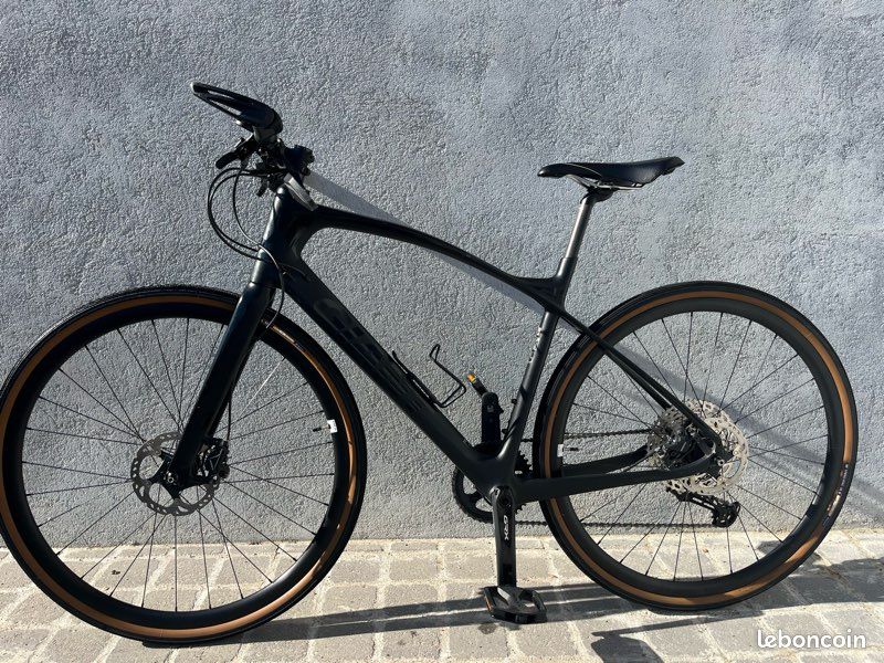 Giant FastRoad Advanced Carbone GRX Gravel – Taille ML – Excellent état (image 2)
