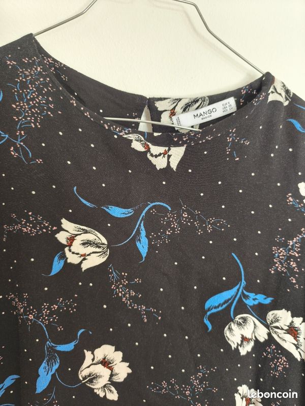 Robe noire fleurie (image 2)