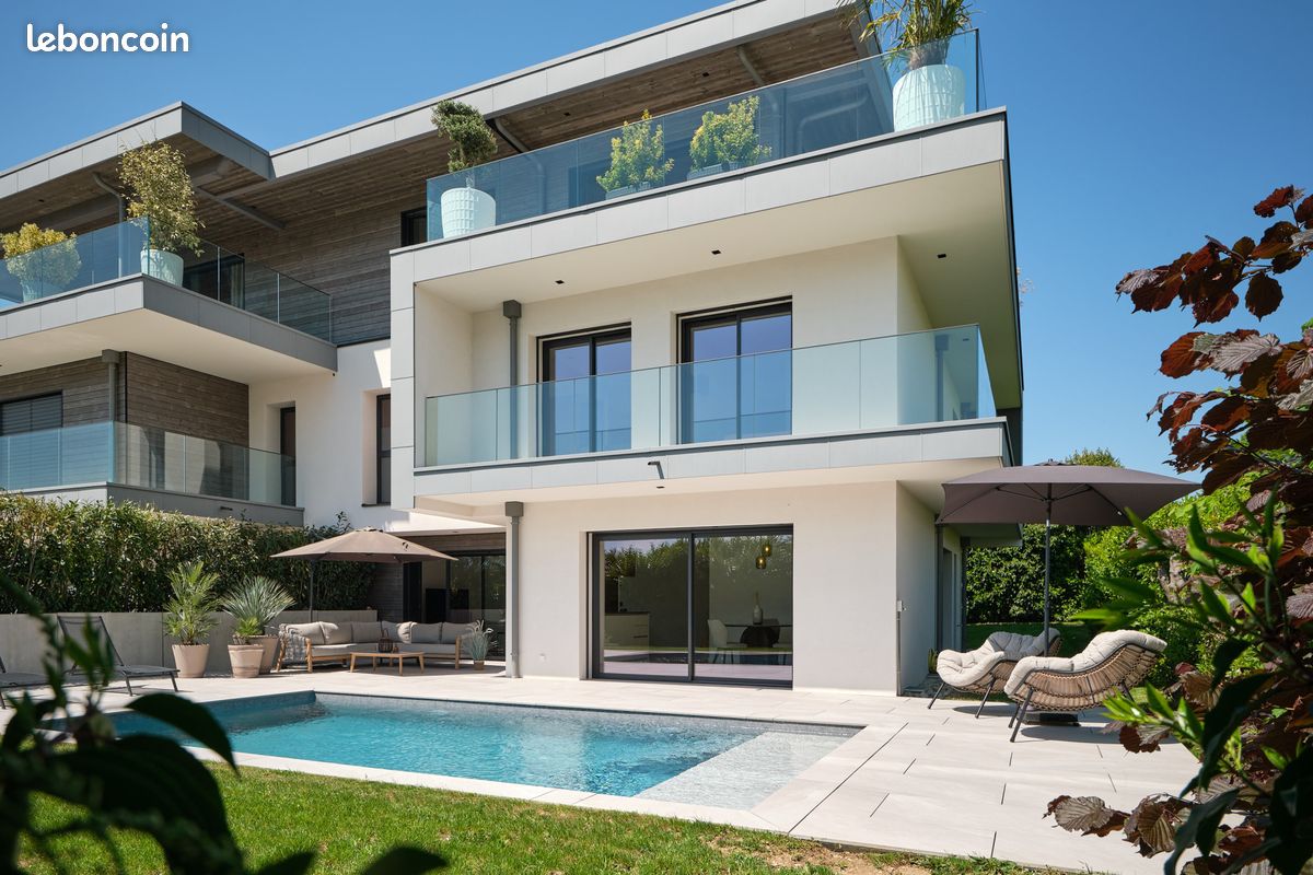 Maison 6 pièces 217 m² · à Annecy · 217 m² · 2 390 000 €