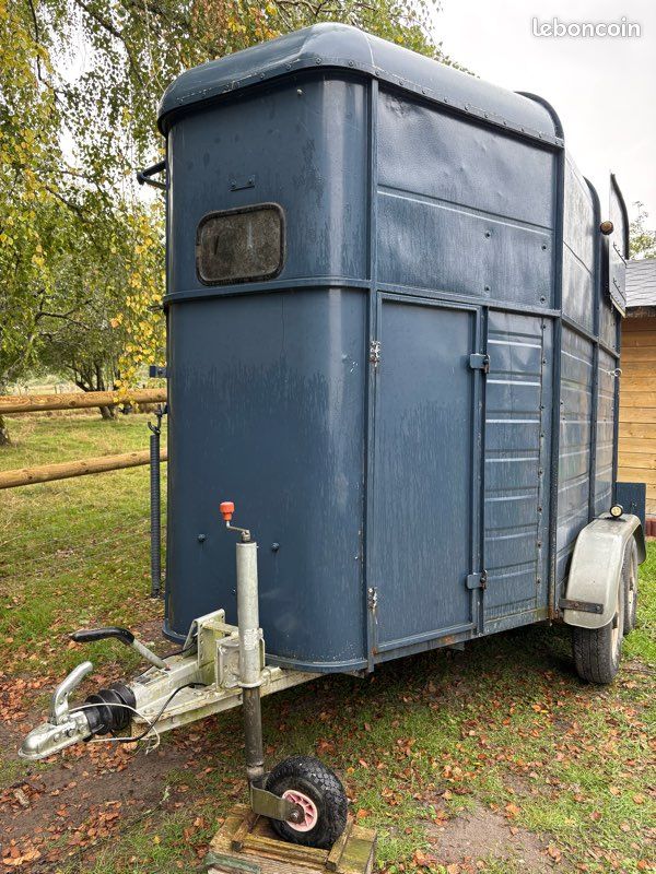 🐴 Van Ifor Williams – places chevaux – 50/jour Accessoires