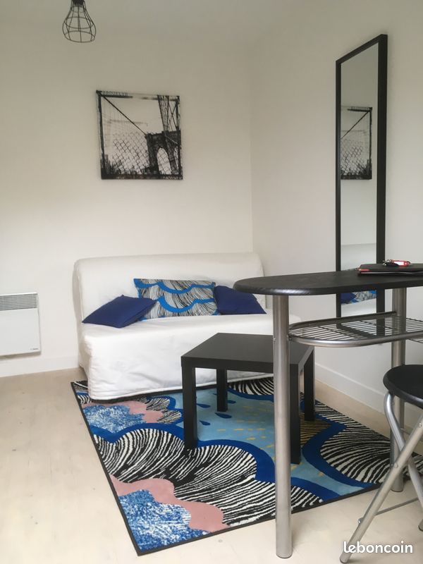 Appartement 1 pièce 17 m² · à Versailles · 17 m² · 700 €/mois