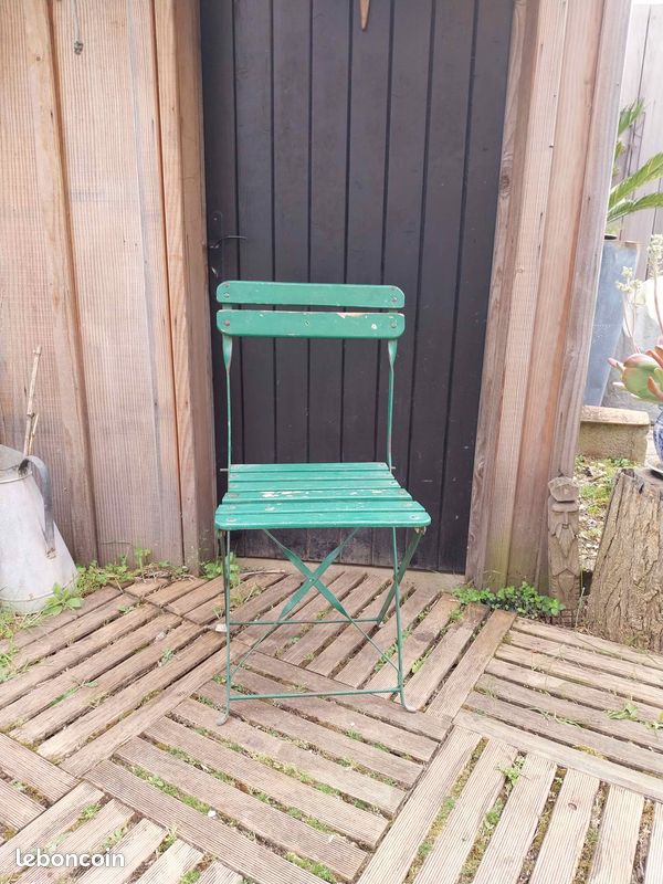 Chaise Bistrot pliante traditionnelle française en bois et métal peinte en vert Vintage (image 1)