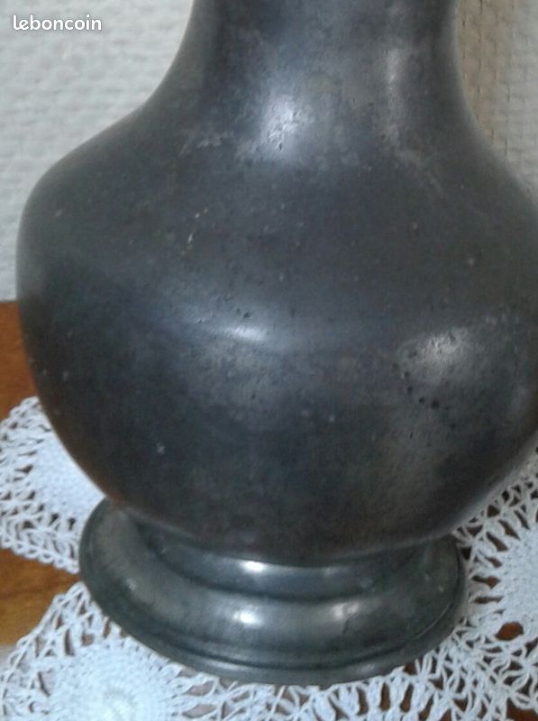 Vase en étain signé « Les Etains de Paris » (image 2)