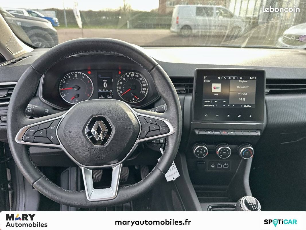 RENAULT Clio TCe 90 Equilibre (image 12)