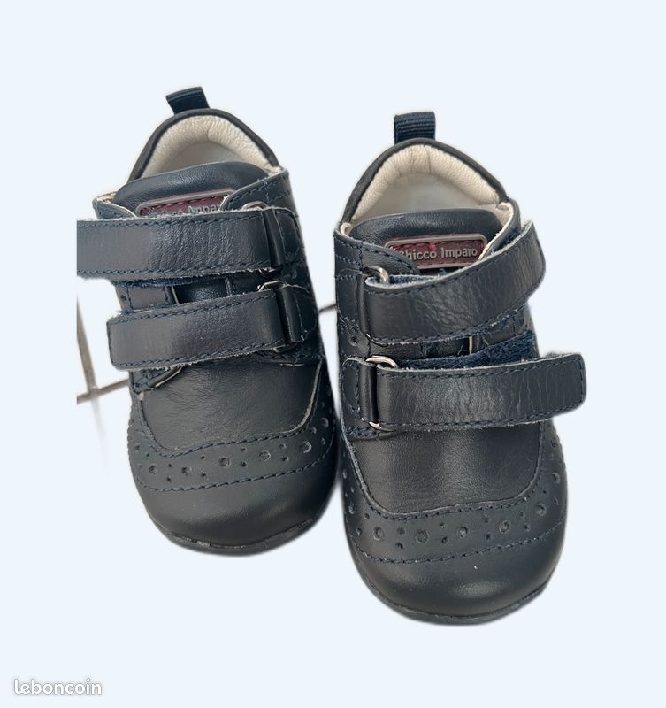 Chaussures bébé Chicco taille 18 neuf Chaussures