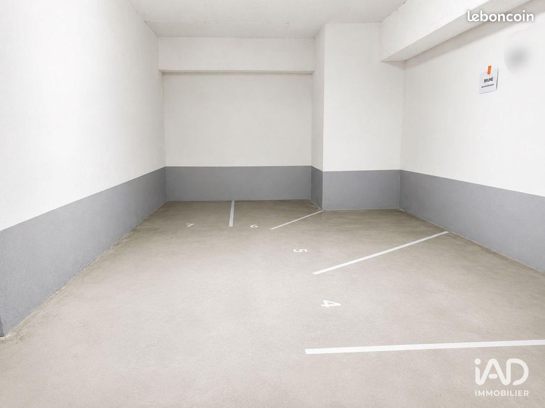 Parking 5 m² · à Paris · 5 m² · 60 €/mois