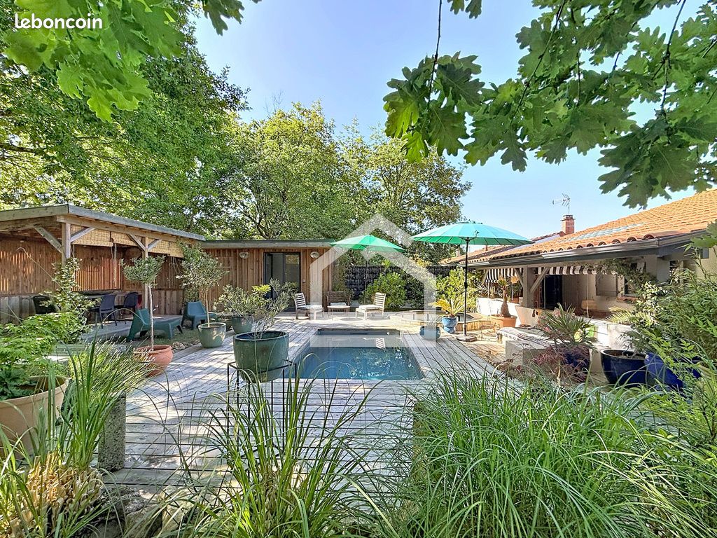 Maison 6 pièces 126 m² · à Saint-Aubin-de-Médoc · 126 m² · 630 000 €