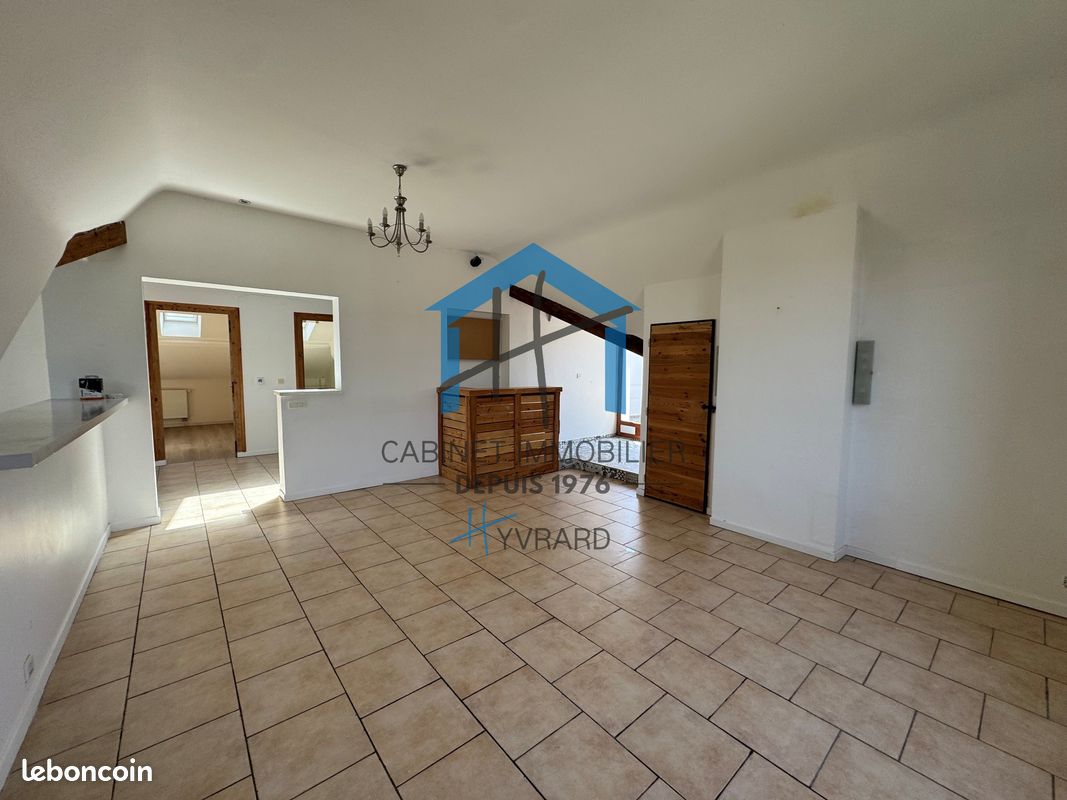Appartement 4 pièces 107 m² · à L'Horme · 107 m² · 899 €