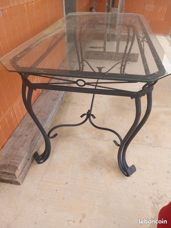 Table en verre (image 1)