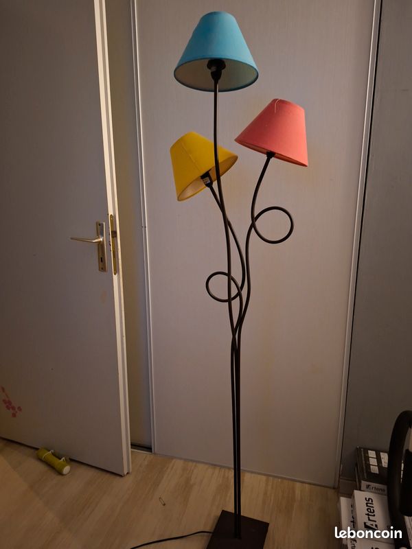 Luminaire sur pieds (image 1)