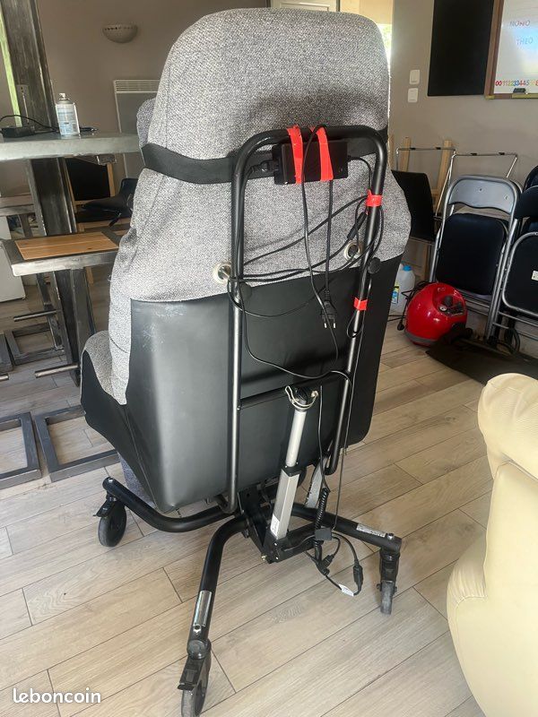Fauteuil pour personnes âgés (image 4)