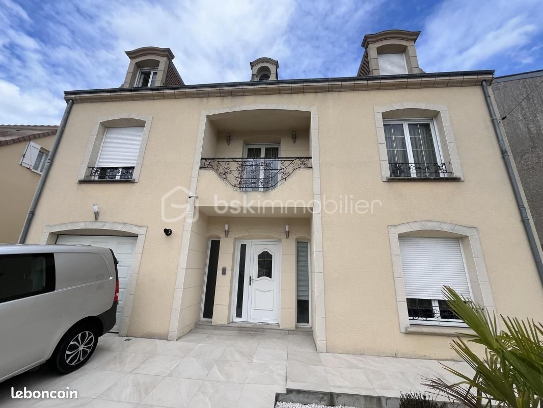 Maison 7 pièces 228 m² · à Le Mans · 228 m² · 339 990 €