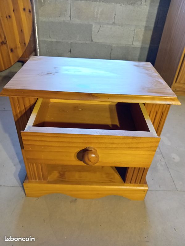 Table de chevet en pin massif (image 2)