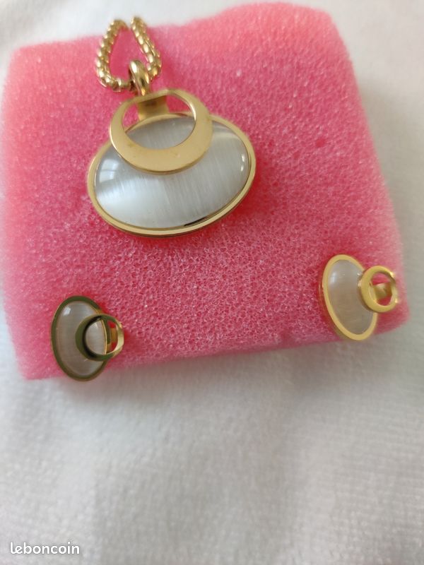Ensemble chaine médaille boucles d'oreilles (image 2)