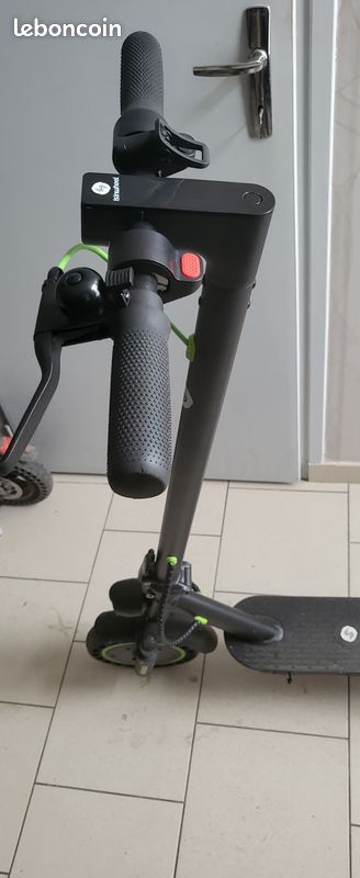 Trotinette electrique connecté (image 1)