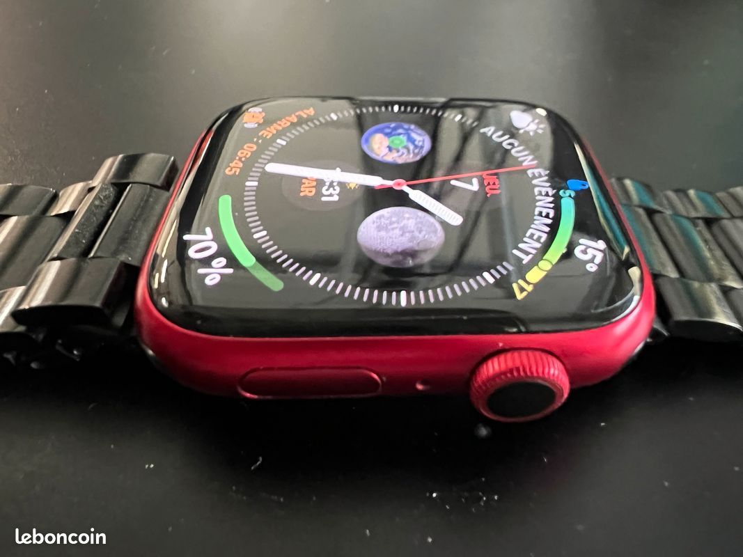 Apple Watch series 8 (RED PRODUCT) 45mm - Très Bon état (image 4)