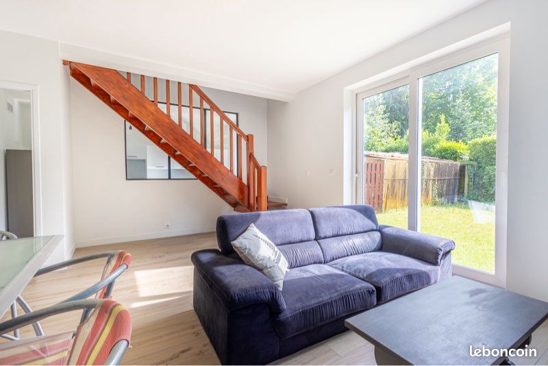 Maison 6 pièces 121 m² · à Pessac · 121 m² · 2 650 €