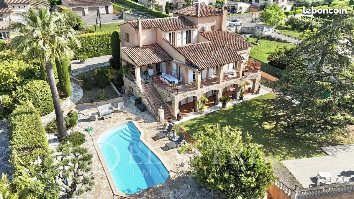 Maison 10 pièces 300 m² · à Peymeinade · 300 m² · 880 000 €