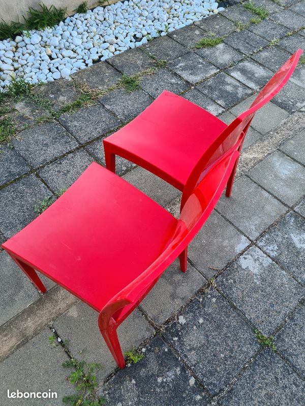 Chaise rouge vintage (image 2)