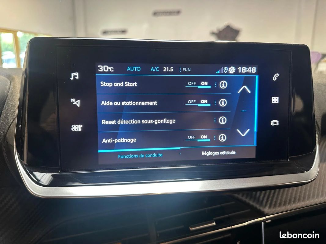 Peugeot 208 II Active 1.2 100 CV BVM / ENTRETIEN COMPLET PEUGEOT / CARPLAY / SIEGES AVANT CHAUFFANTS (image 28)