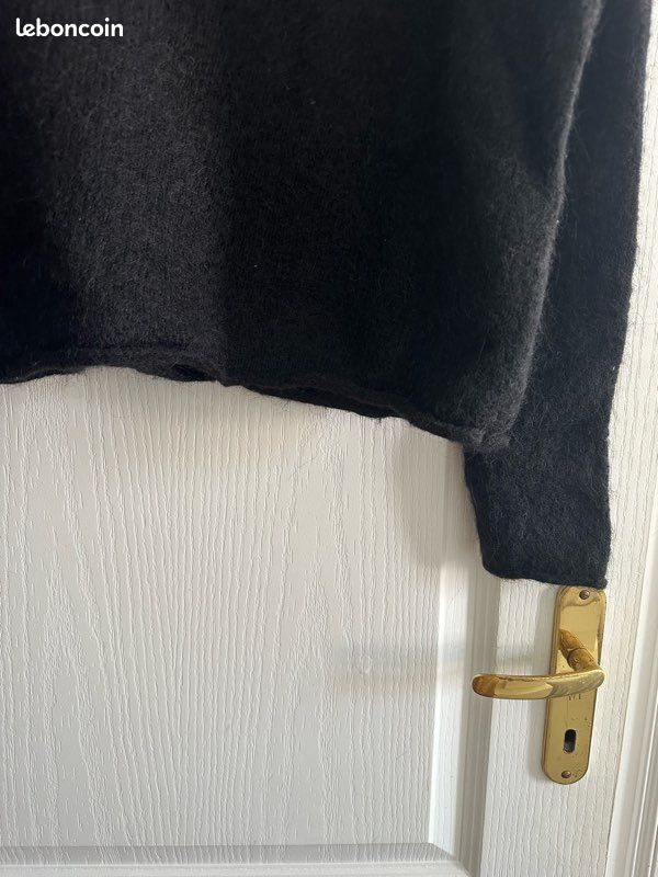 Pull en maille de laine mélangée à col en V Na-Kd noir (image 8)