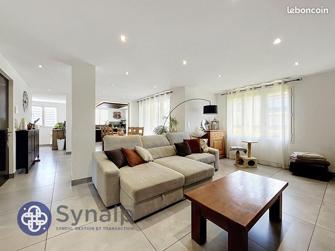 Maison 8 pièces 177 m² · à Belley · 177 m² · 299 000 €