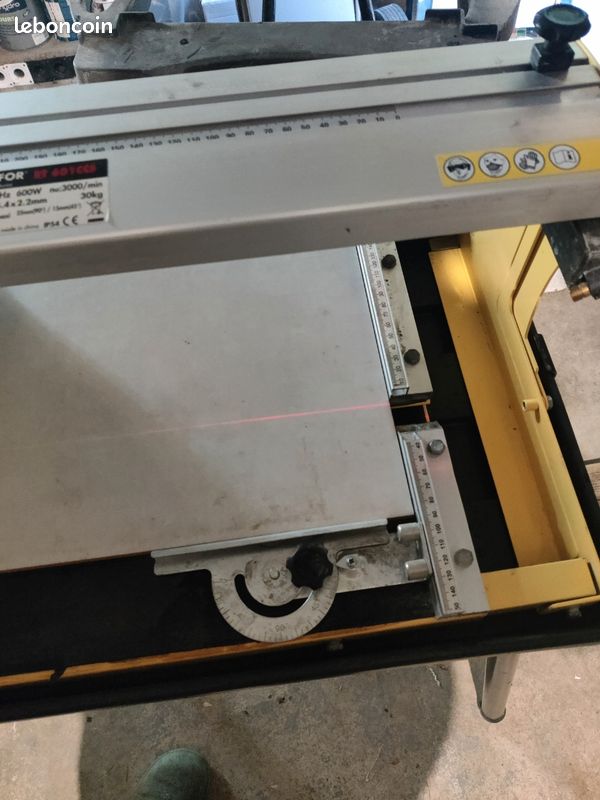 Scie carrelage à eau sur table avec guide laser (image 8)