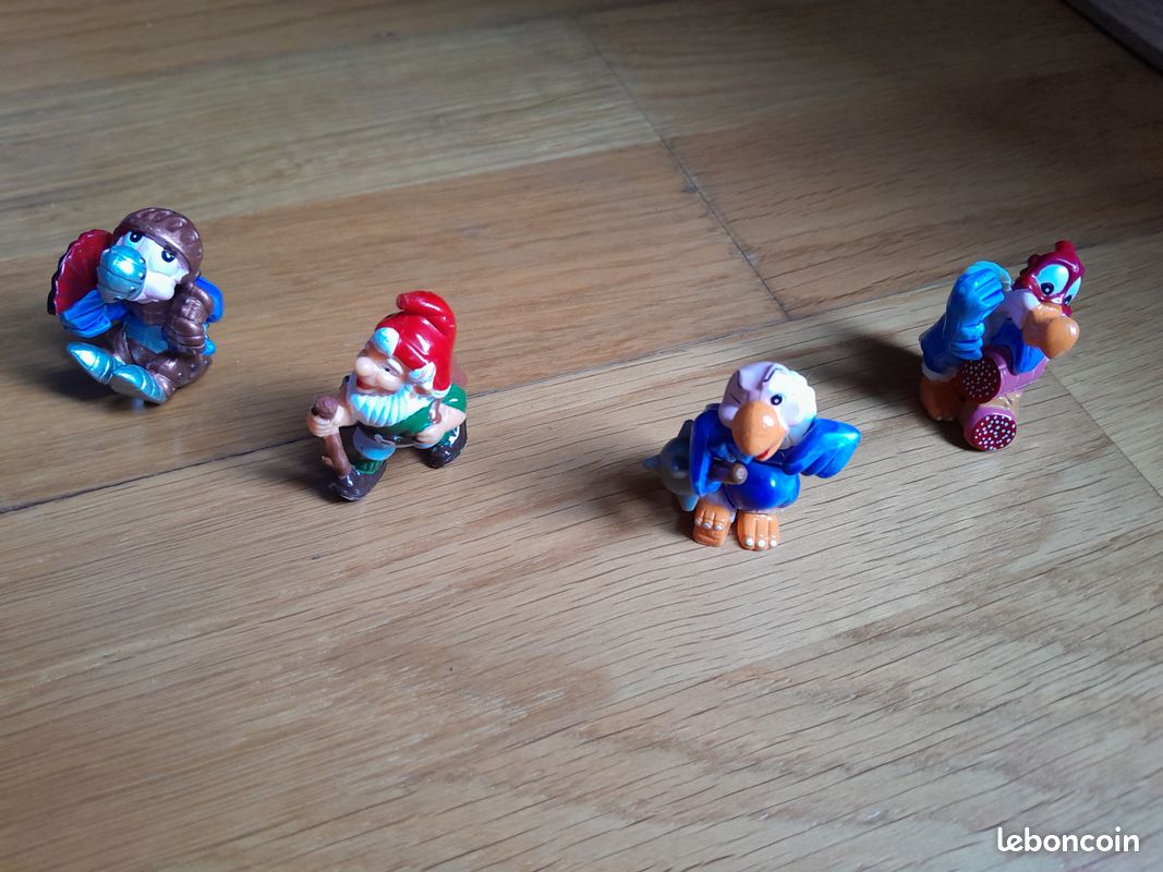 Lot de 4 personnages Kinder surprise Ferrero (image 1)