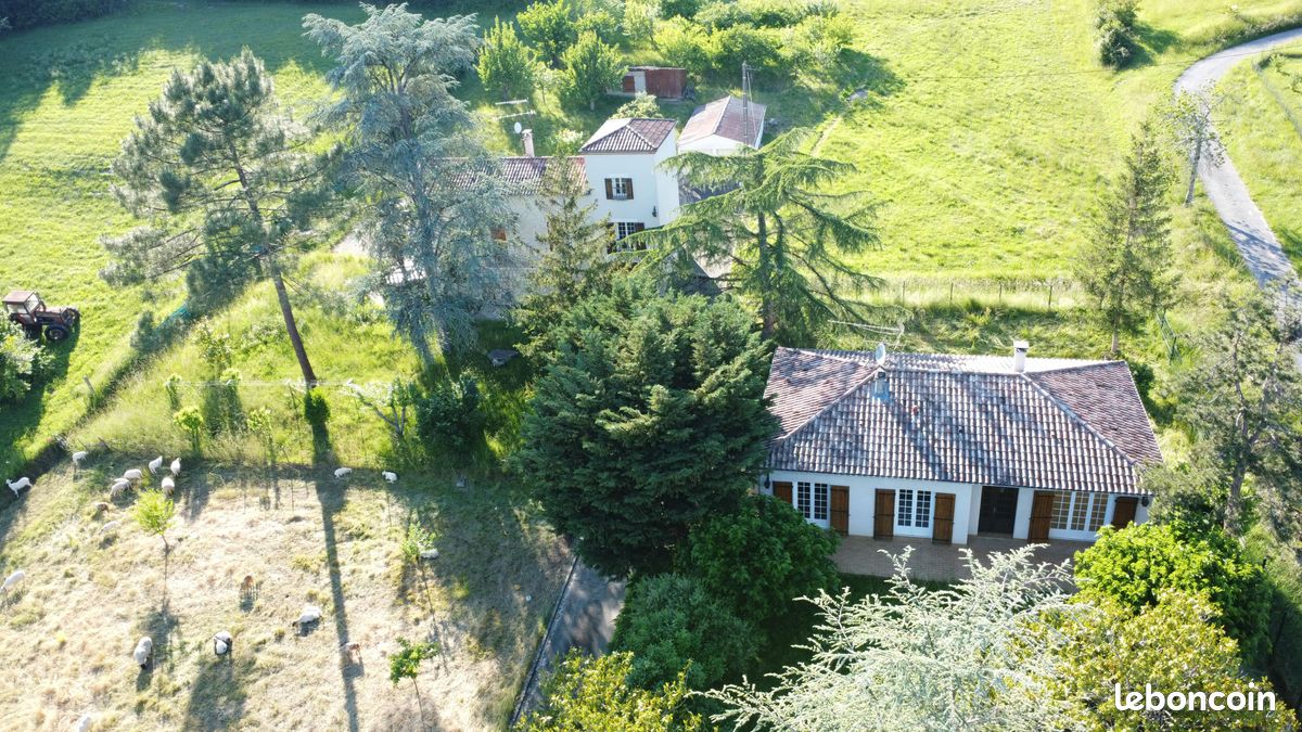 Maison 10 pièces 252 m² · à Bon-Encontre · 252 m² · 436 000 €