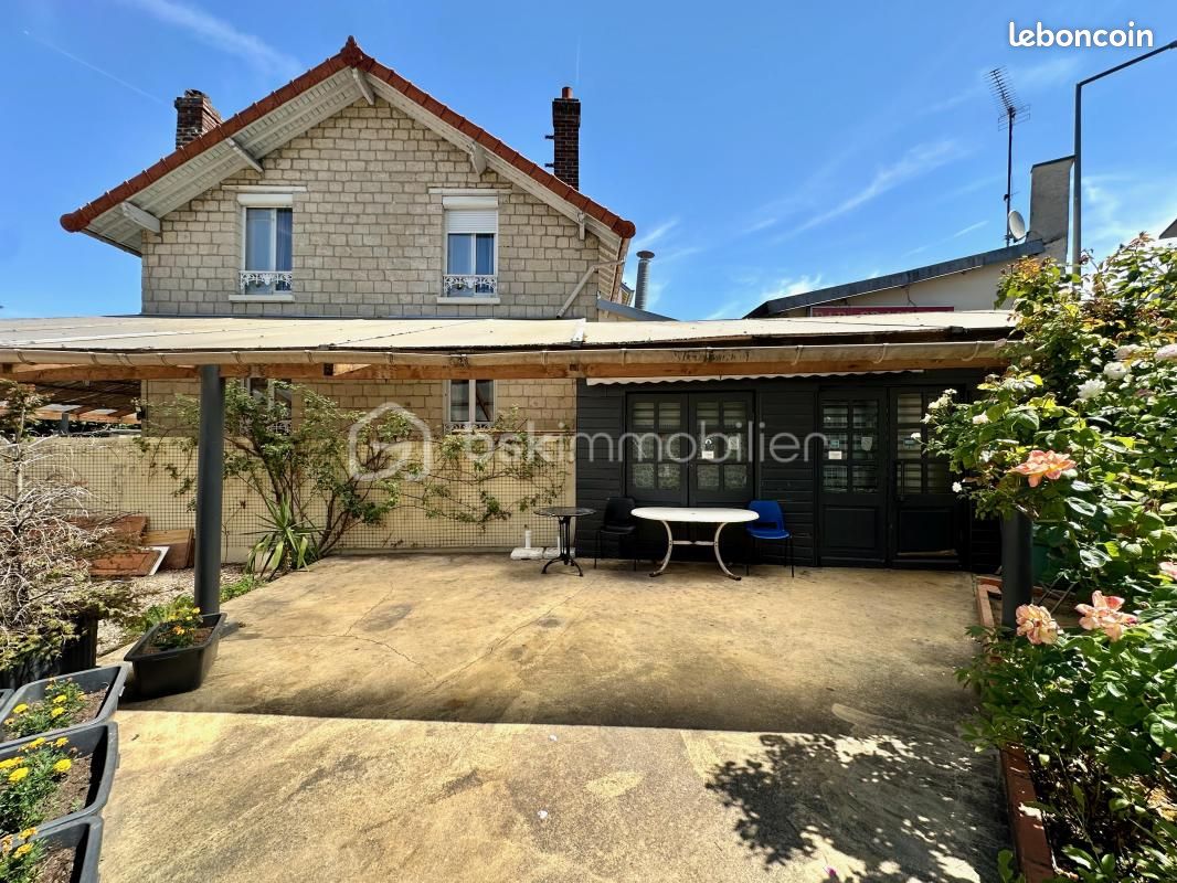 Maison 6 pièces 214 m² · à Saint-Ouen-l'Aumône · 214 m² · 415 000 €