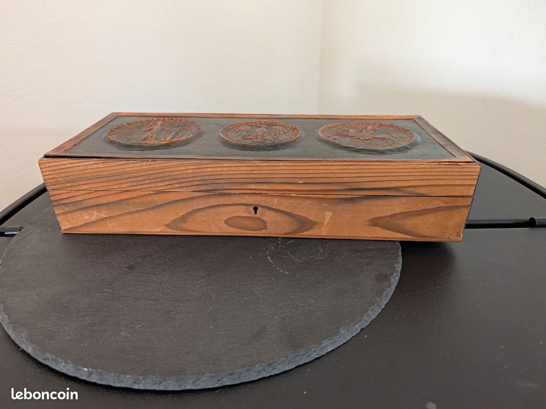 Ancien coffret à bijoux en bois et métal – Style Néo-Gothique / Médiéval – Vintage (image 3)