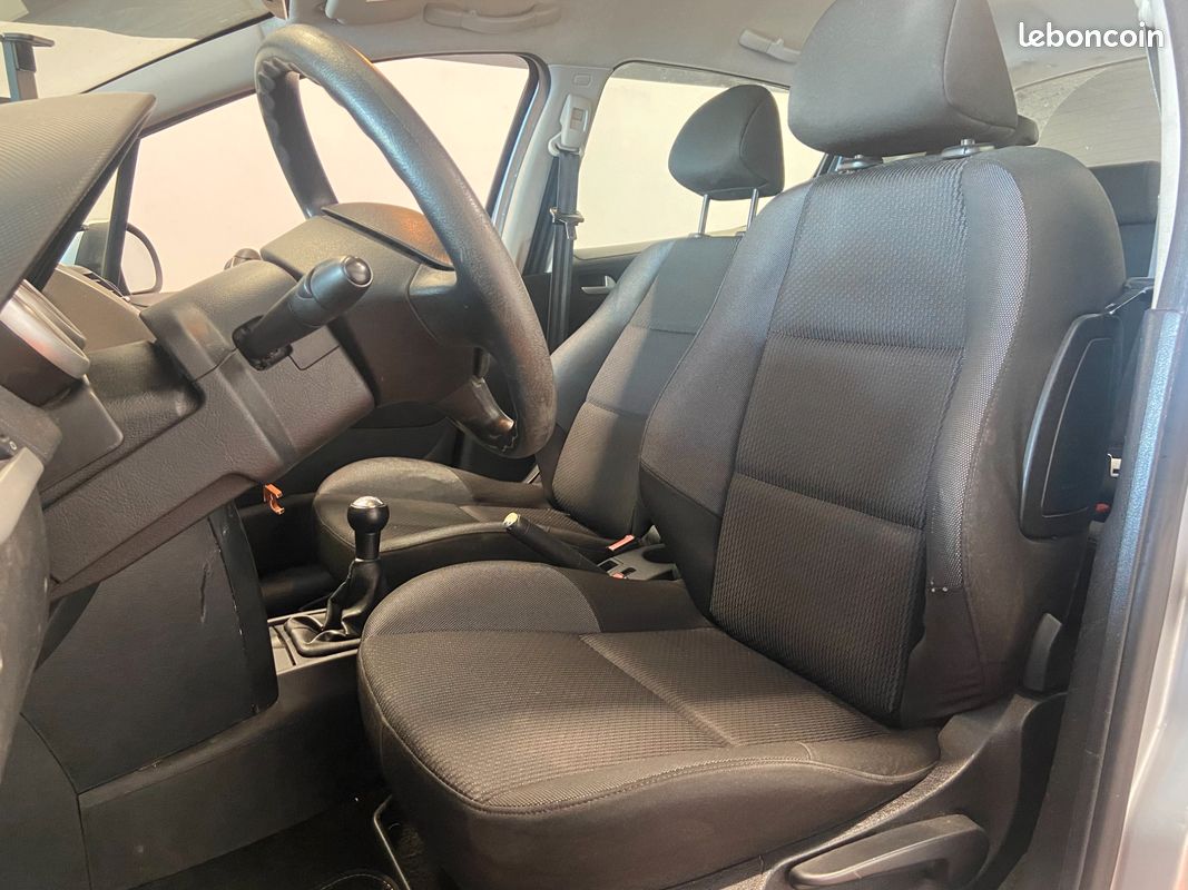 PEUGEOT 207 1.4 75 ACCESs (image 5)
