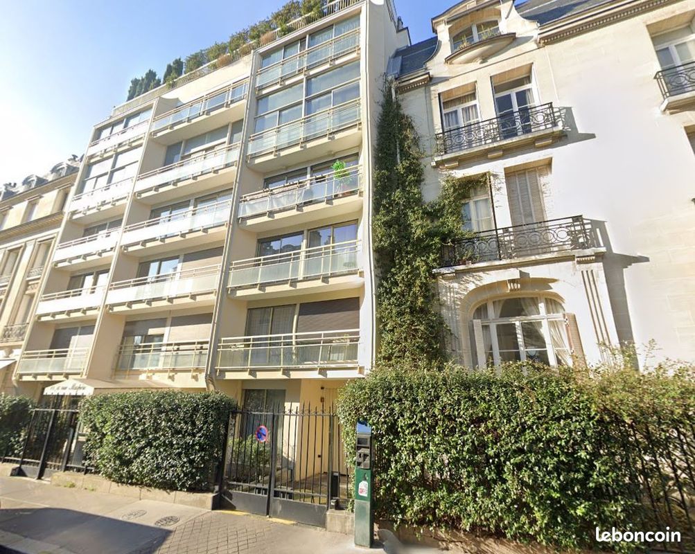 Parking 12 m² · à Paris · 12 m² · 250 €/mois