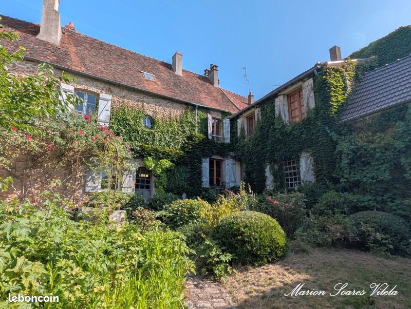 Maison 11 pièces 266 m² · à Chaumes-en-Brie · 266 m² · 395 000 €
