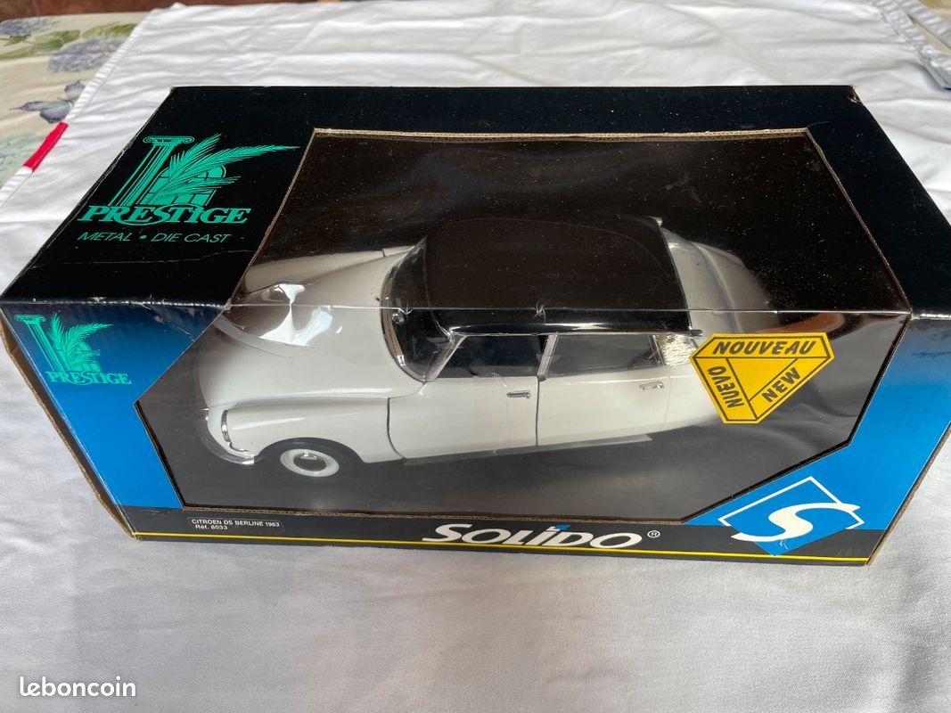 Miniature Solido 1/18 - Citroën DS 19 Berline 1963 - Vert Métal - Très Bon état En Boîte