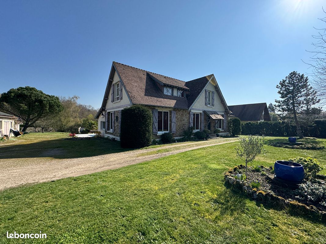 Maison 9 pièces 306 m² · à Saint-Rémy-l'Honoré · 306 m² · 926 000 €