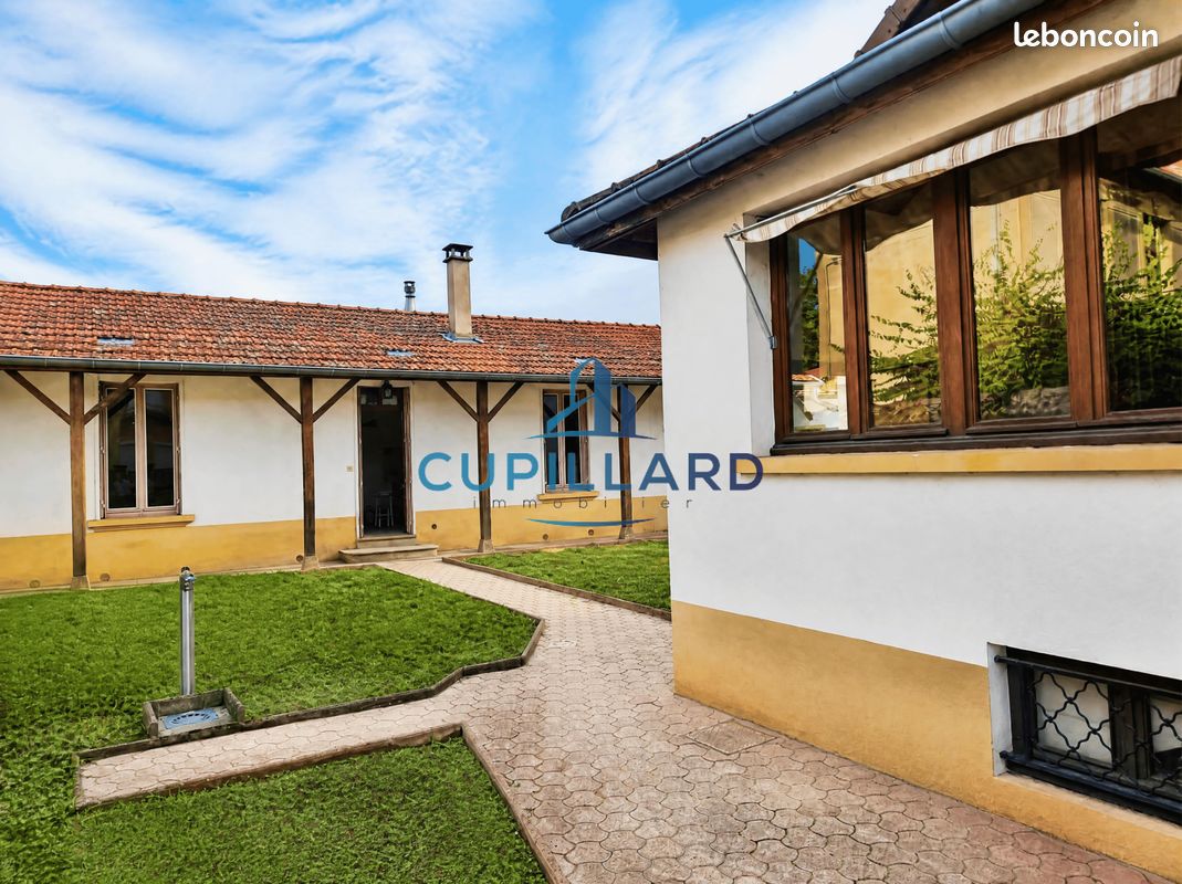 Maison 8 pièces 147 m² · à Roanne · 147 m² · 190 800 €