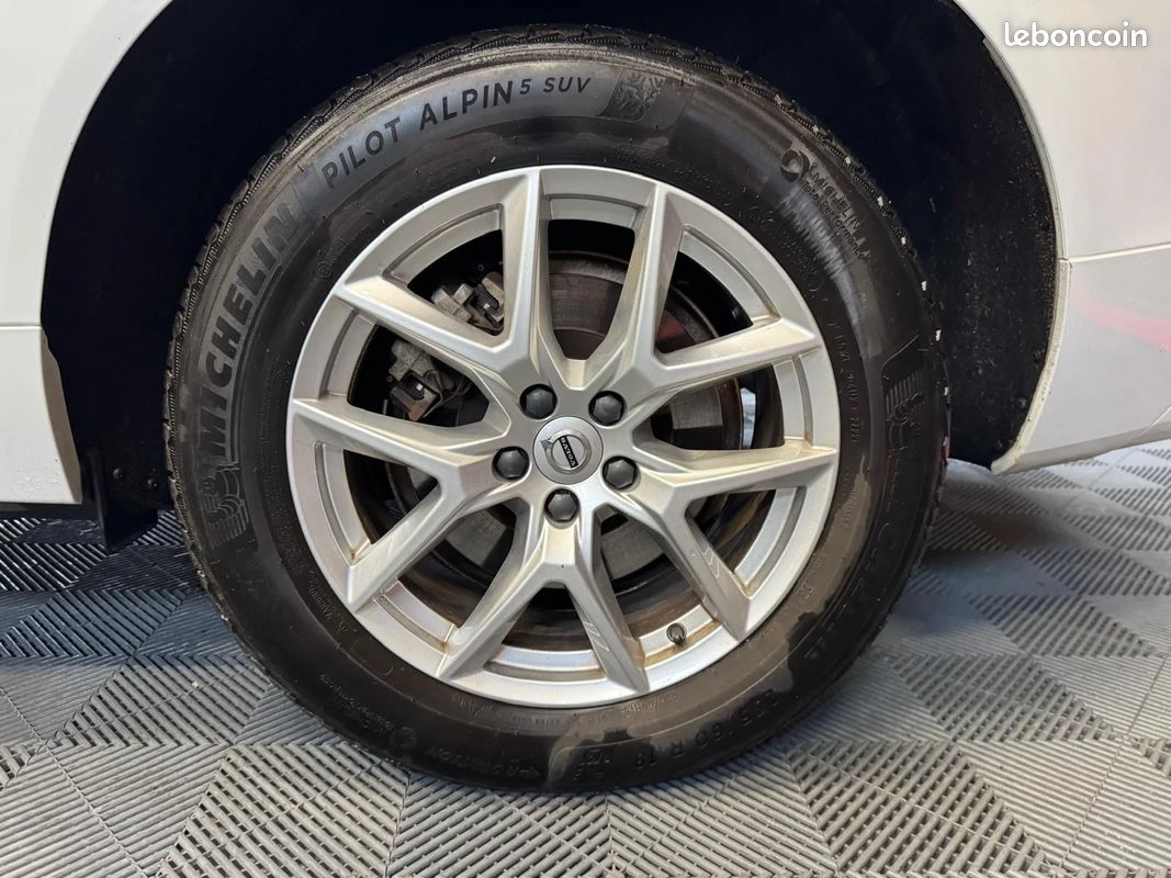 VOLVO XC60 T6 Recharge AWD 253 ch + 145 ch Geartronic 8 Ultimate Style Dark - 1ère main - Toit ouvrant - Sièges chauffants - Caméra 360 (image 34)