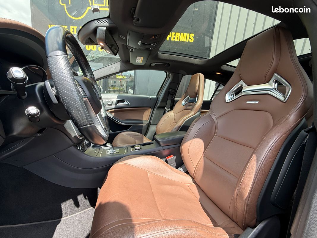 Mercedes-Benz GLA 45 AMG Recaro 2014 (image 7)