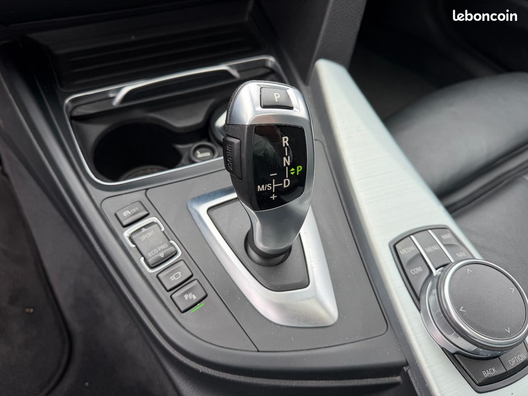 BMW SERIE 3 F30 LCI 318i 2.0L 136 ch M Sport A / TOIT OUVRANT / CUIR / TETE HAUTE (image 36)