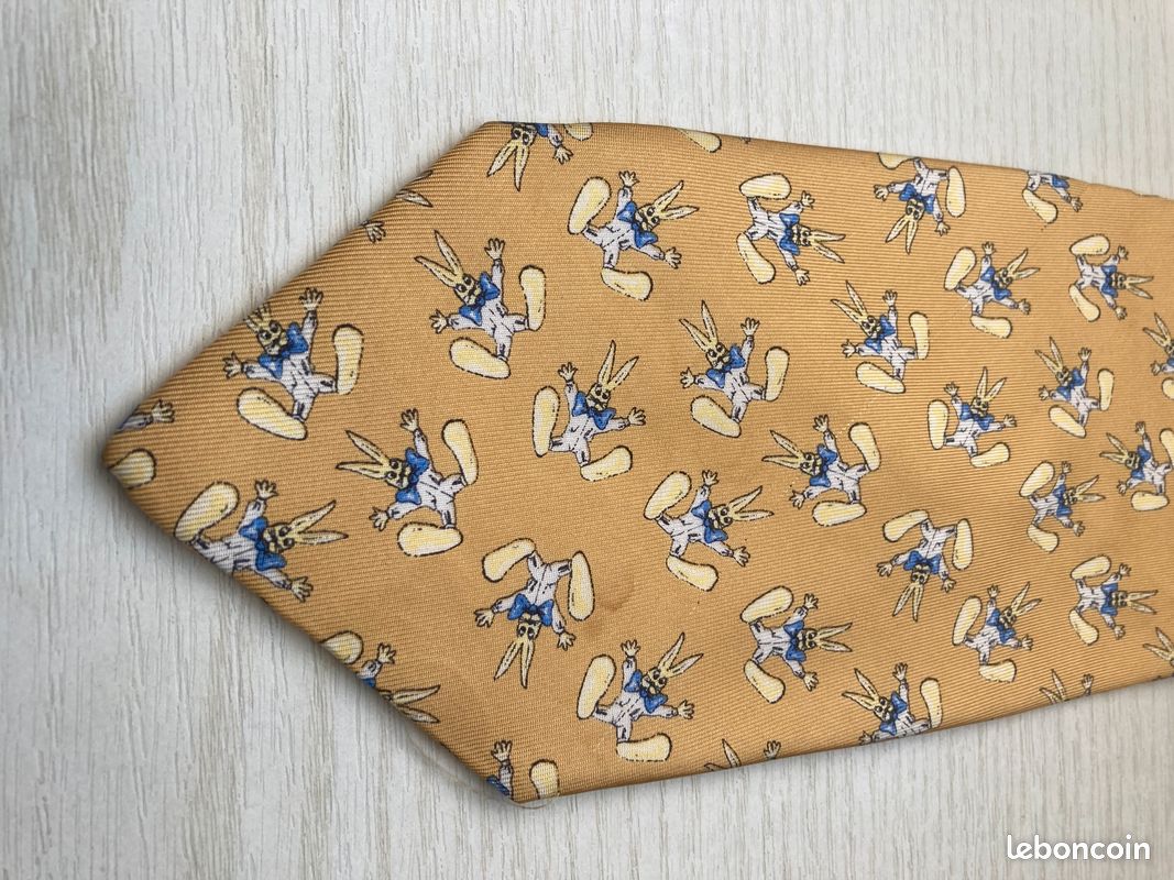Cravate jaune avec motifs 100% soie (image 1)