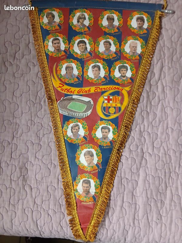 Fanion Real Madrid Vintage – Bandinerie Club Espagnol – Collection